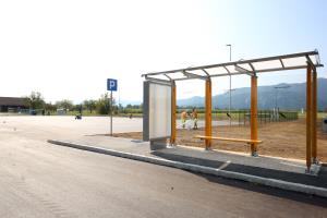 PARKIRIŠČE PRED OŠ CERKNICA  28 FOTO LJUBO VUKELIČ
